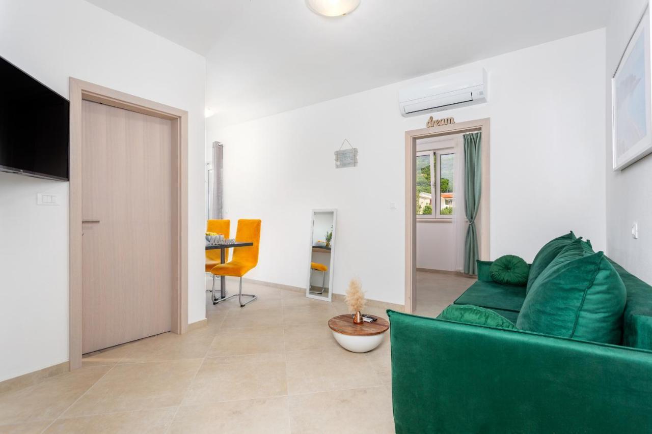 באסקה Divine Apartments מראה חיצוני תמונה