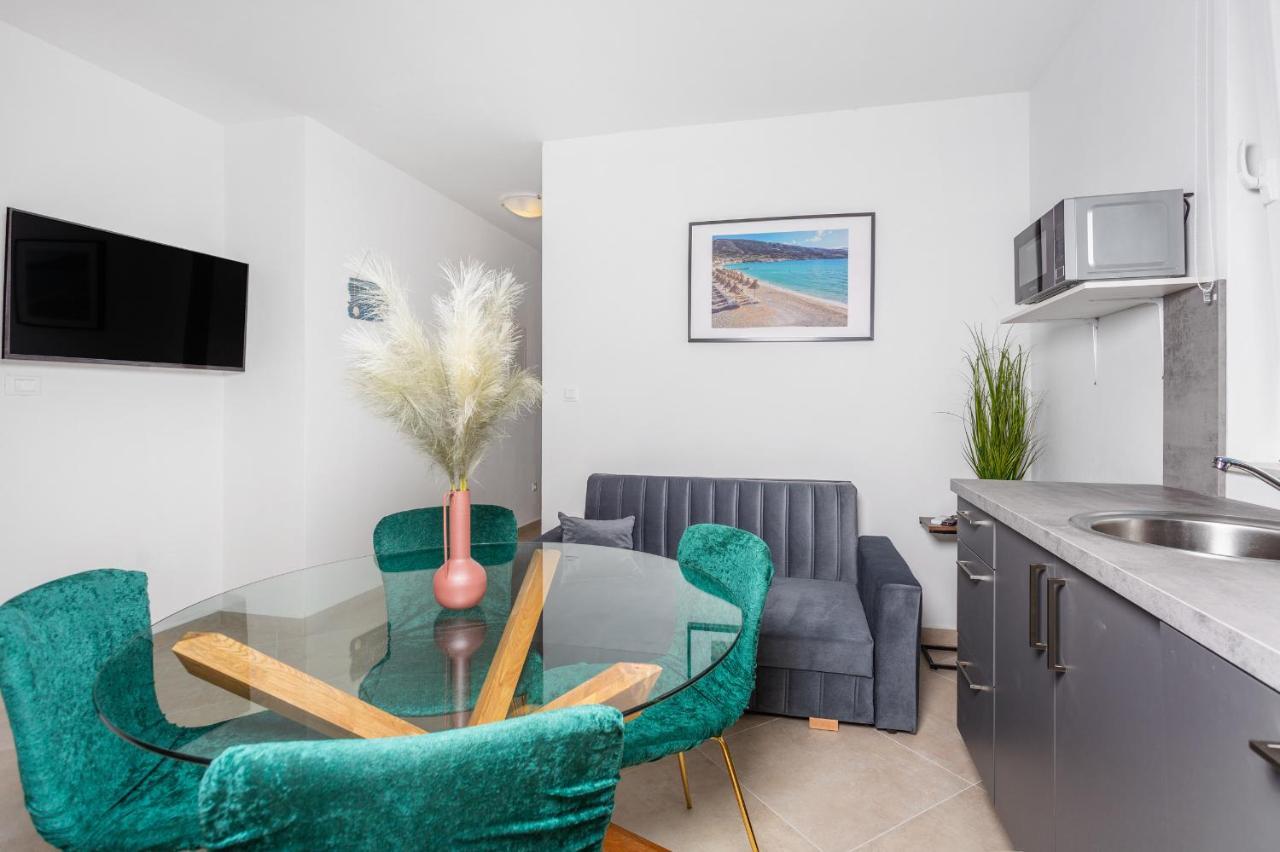 באסקה Divine Apartments מראה חיצוני תמונה