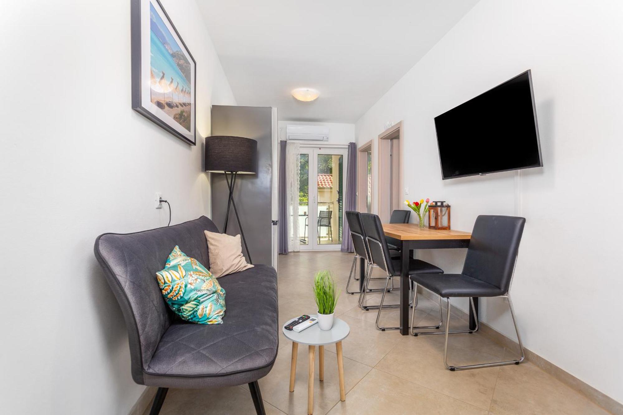 באסקה Divine Apartments מראה חיצוני תמונה